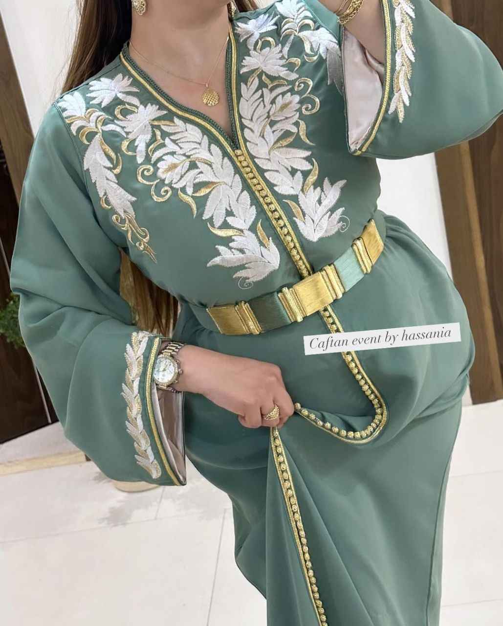 قفطان الوردة بالطرز الرباطي الأصيل مع حزام راقي
