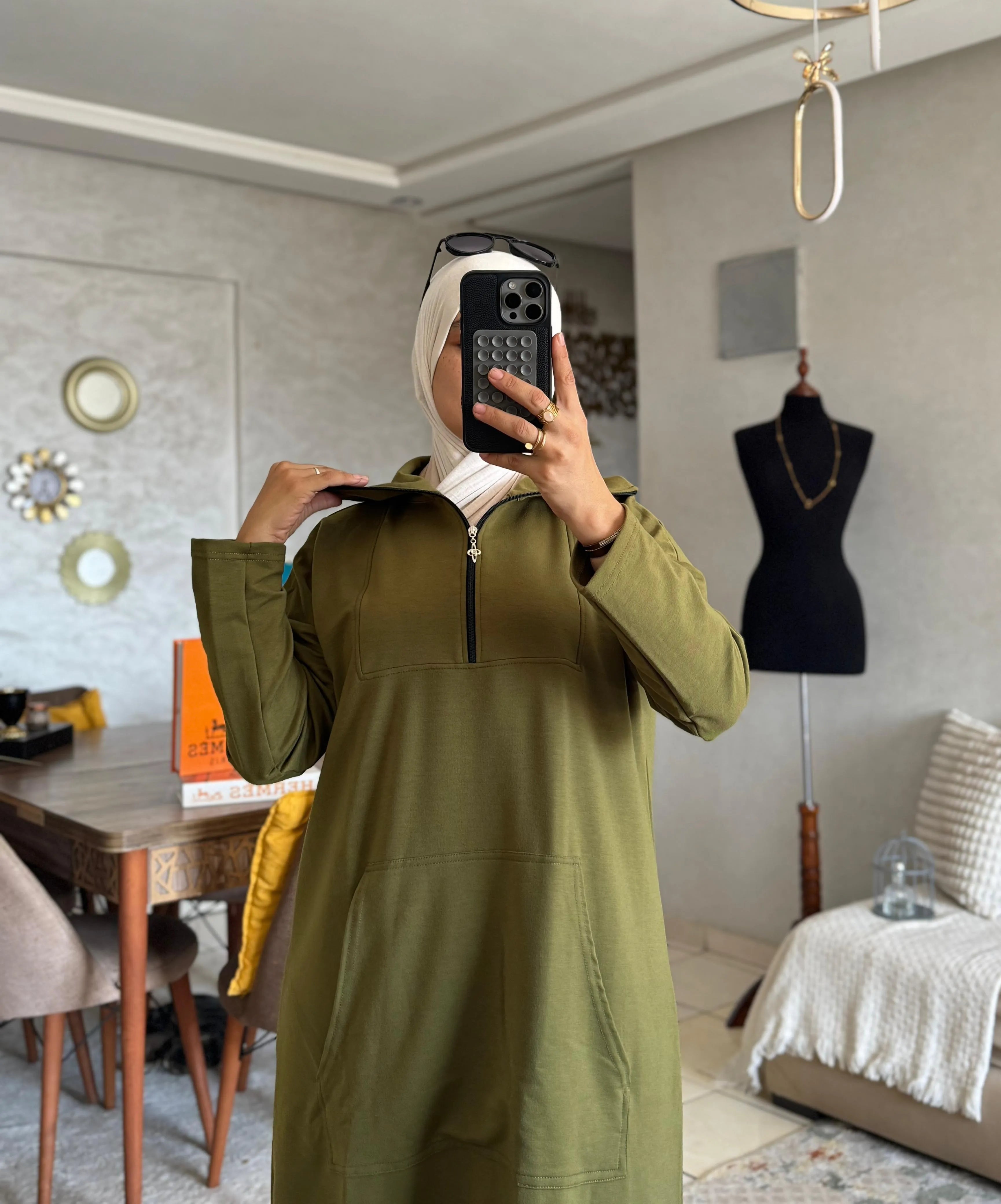 كسوة أنيقة بسنسلة وجيب - عملية ومريحة لكل يوم