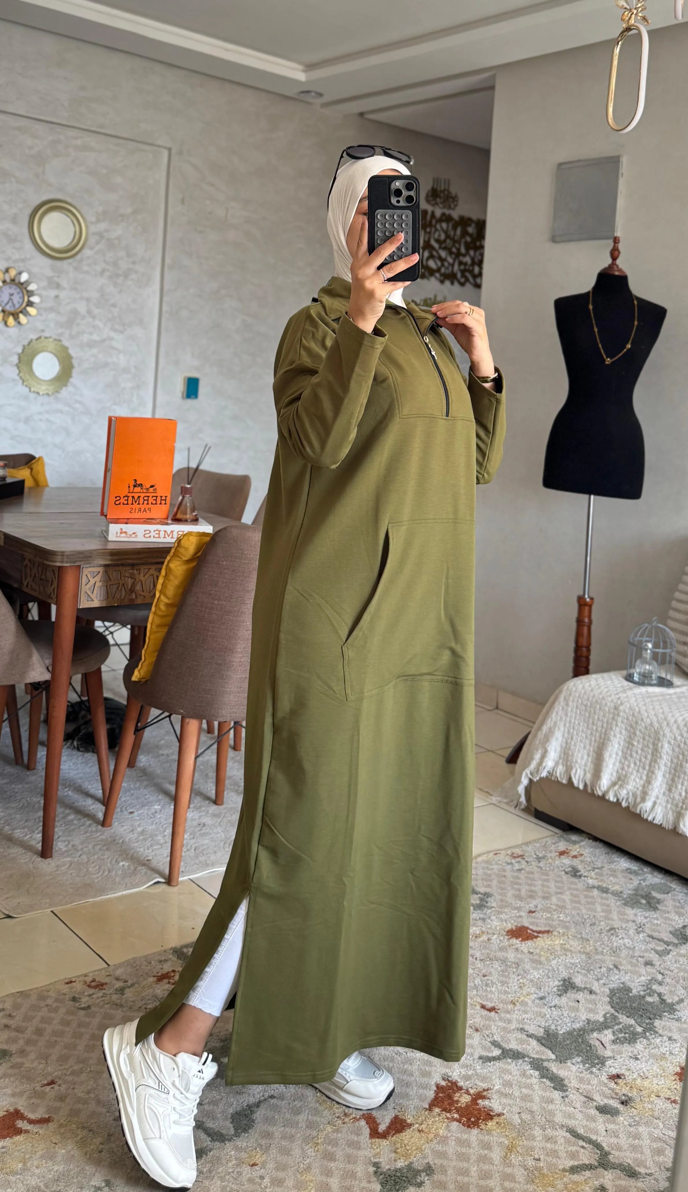 كسوة أنيقة بسنسلة وجيب - عملية ومريحة لكل يوم