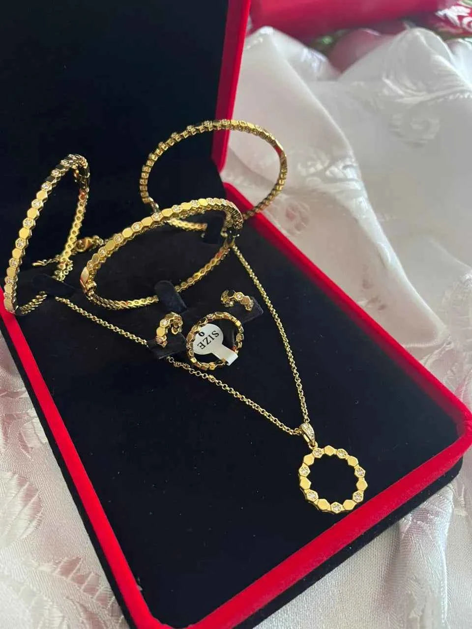 Parure Traditionnelle "Chahda" (Nid d'Abeille)