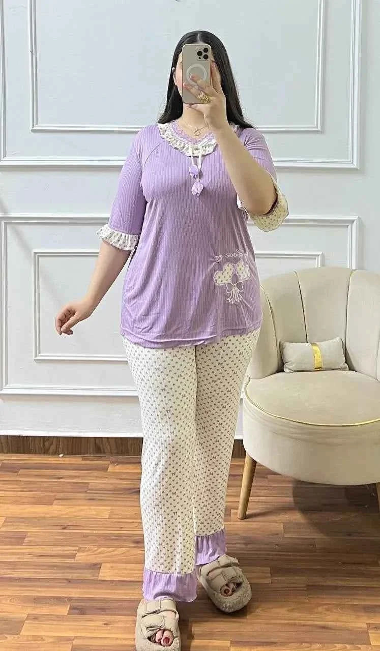 Pyjama Deux Pièces Manches Courtes – Tissu Doux &amp; Détails Volantés